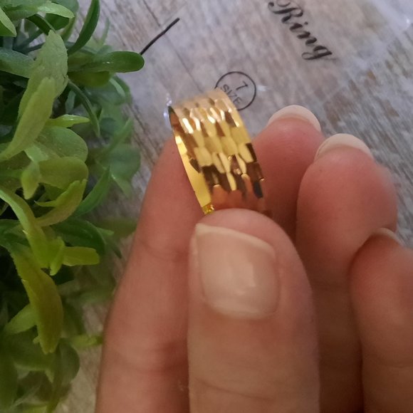 Men's Gold-Plated, Stainless Steel Wide Band Wedding Ring - Faceted Size 7, NWT! - Picture 3 of 16